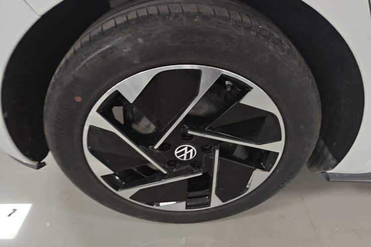 Used Volkswagen ID.3 2025 Smart Edition Outstanding Model Right Rear Wheel Hub