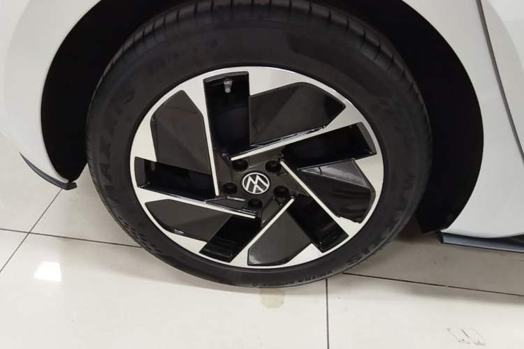 Used Volkswagen ID.3 2025 Smart Edition Outstanding Model Right Rear Wheel Hub