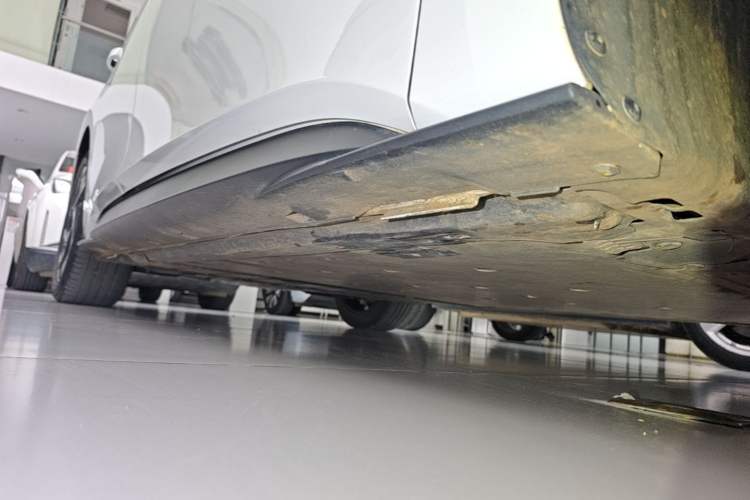 Used Volkswagen ID.3 2025 Smart Edition Outstanding Model Right Side Sill