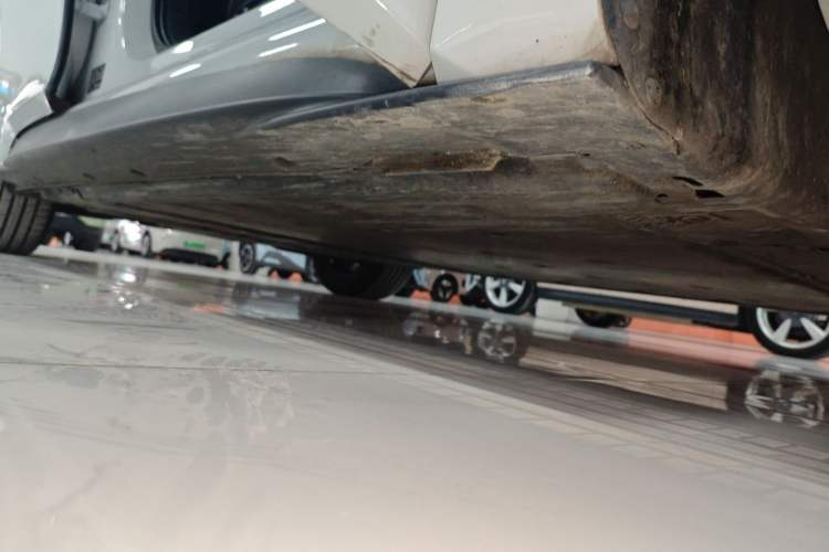 Used Volkswagen ID.3 2025 Smart Model Outstanding Oxygen Edition Right Side Sill