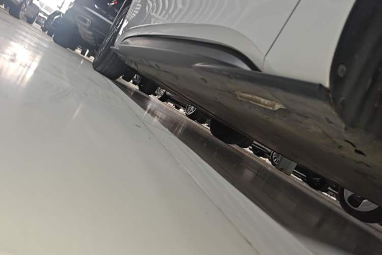 Used Volkswagen ID.3 2025 Smart Model Outstanding Oxygen Edition Right Side Sill