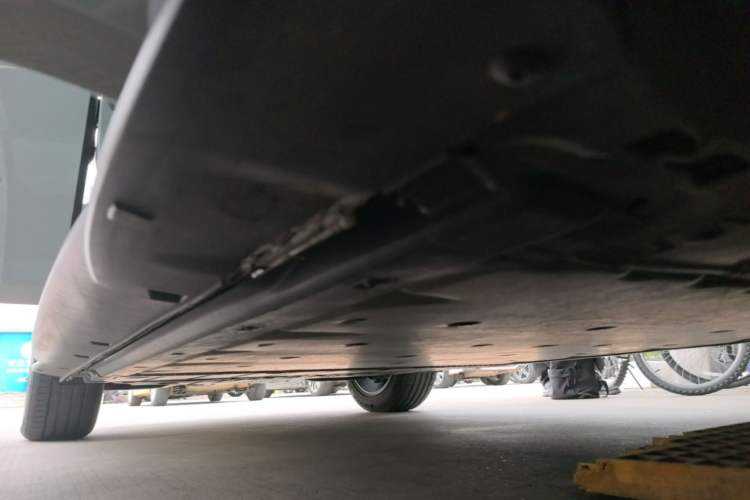 Used Volkswagen ID.3 2025 Smart Model Outstanding Oxygen Edition Right Side Sill