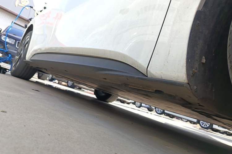 Used Volkswagen ID.3 2025 Smart Edition Outstanding Model Right Side Sill
