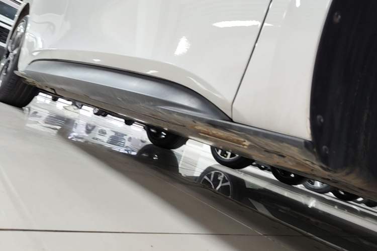 Used Volkswagen ID.3 2025 Smart Edition Outstanding Model Right Side Sill