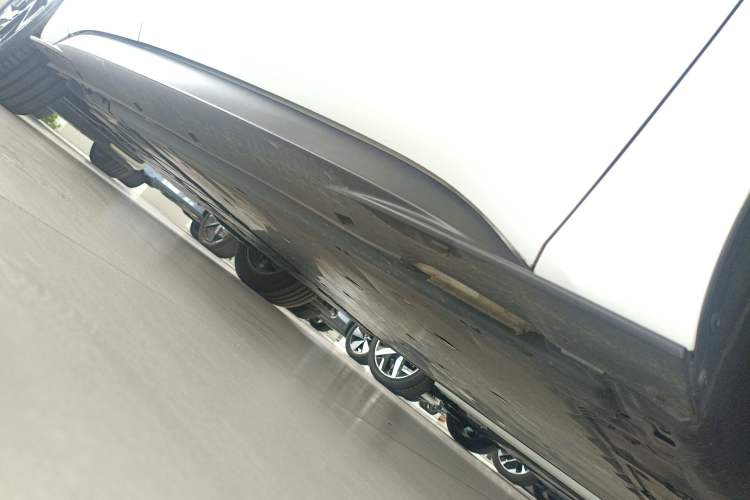 Used Volkswagen ID.3 2025 Smart Edition Ultra-Intelligent Oxygen Version Right Side Sill