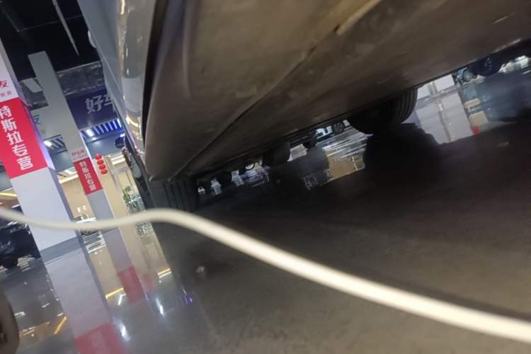 Used Volkswagen ID.3 2025 Smart Model Outstanding Oxygen Edition Right Side Sill