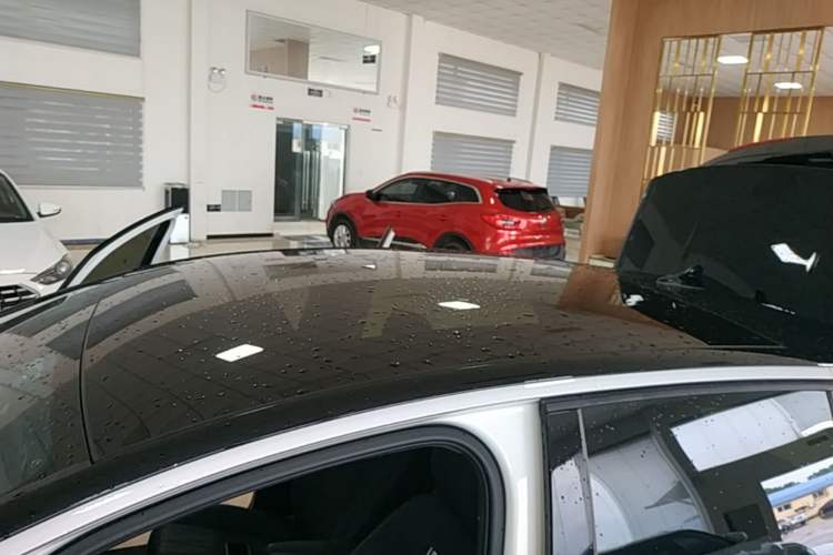 Used Volkswagen ID.3 2025 Smart Edition Outstanding Model Roof