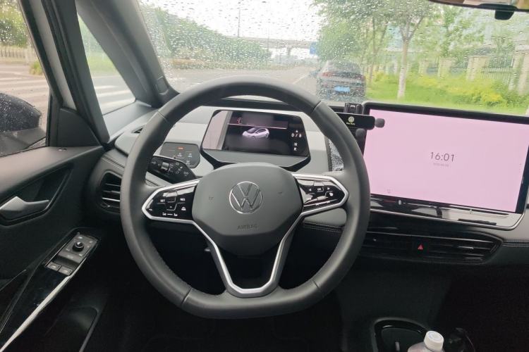 Used Volkswagen ID.3 2025 Smart Edition Outstanding Model Steering Wheel