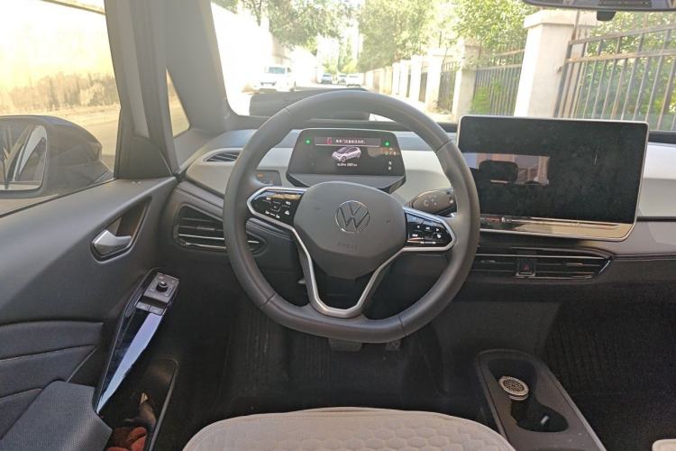 Used Volkswagen ID.3 2025 Smart Edition Outstanding Model Steering Wheel