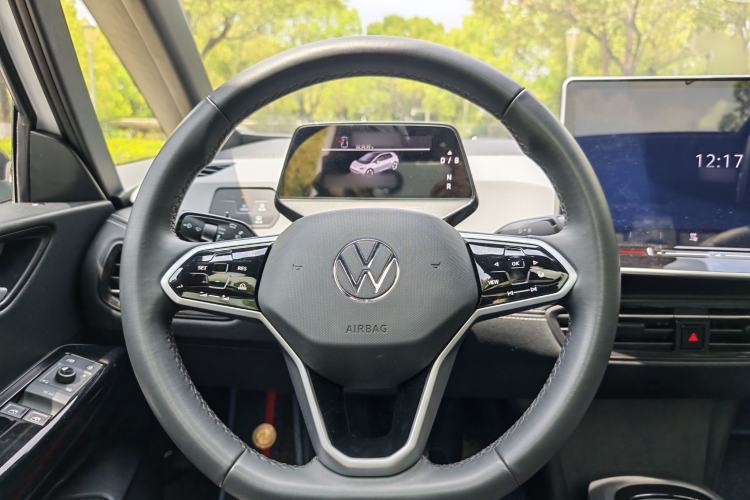Used Volkswagen ID.3 2025 Smart Edition Outstanding Model Steering Wheel