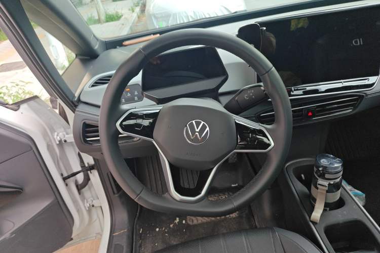 Used Volkswagen ID.3 2025 Smart Edition Outstanding Model Steering Wheel