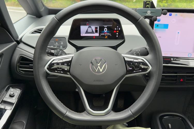 Used Volkswagen ID.3 2025 Smart Edition Outstanding Model Steering Wheel