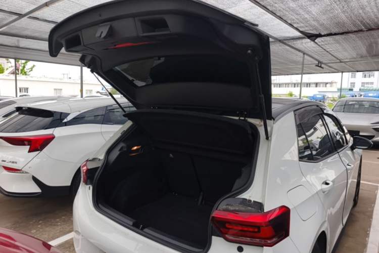 Used Volkswagen ID.3 2025 Smart Version Pure & Intelligent Enjoyment Edition Trunk