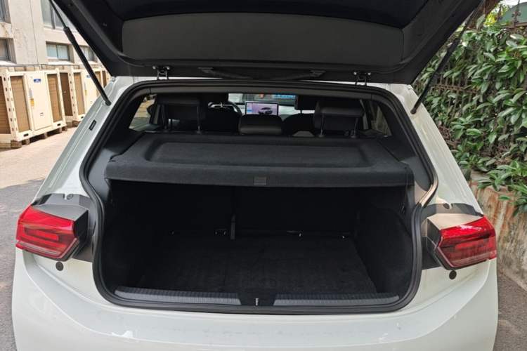 Used Volkswagen ID.3 2025 Smart Version Pure & Intelligent Enjoyment Edition Trunk