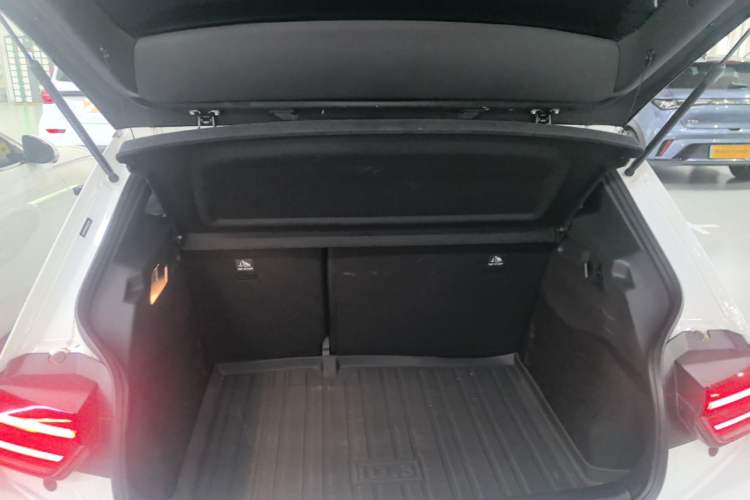 Used Volkswagen ID.3 2025 Smart Version Pure & Intelligent Enjoyment Edition Trunk