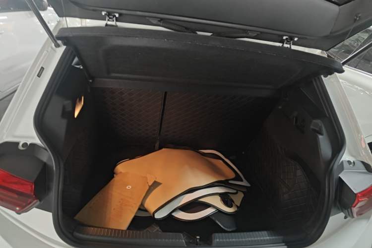 Used Volkswagen ID.3 2025 Smart Model Outstanding Oxygen Edition Trunk