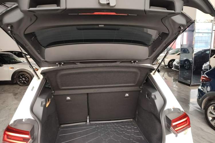 Used Volkswagen ID.3 2025 Smart Version Pure & Intelligent Enjoyment Edition Trunk