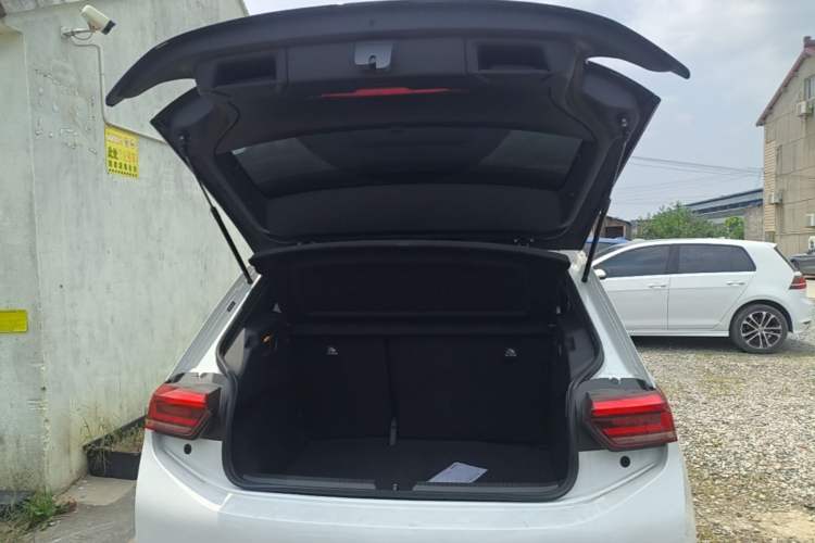 Used Volkswagen ID.3 2025 Smart Edition Ultra-Intelligent Oxygen Version Trunk