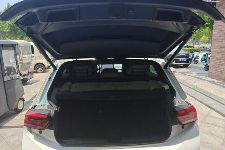 Used Volkswagen ID.3 2025 Smart Model Outstanding Oxygen Edition Trunk