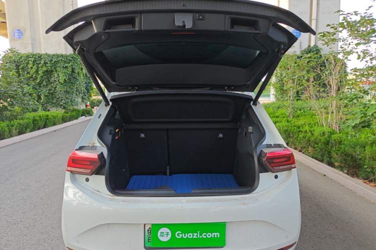 Used Volkswagen ID.3 2025 Smart Model Outstanding Oxygen Edition Trunk