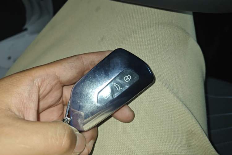 Used Volkswagen ID.3 2025 Smart Model Outstanding Oxygen Edition Vehicle Key