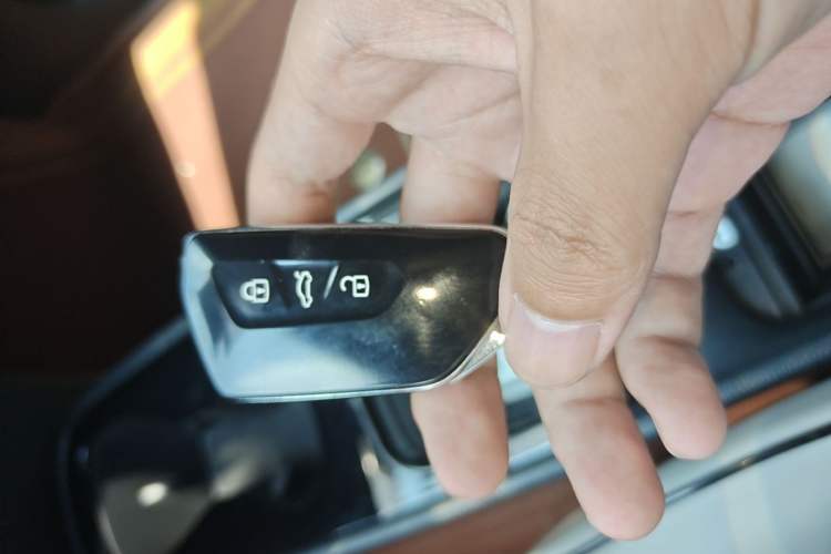 Used Volkswagen ID.3 2025 Smart Model Outstanding Oxygen Edition Vehicle Key