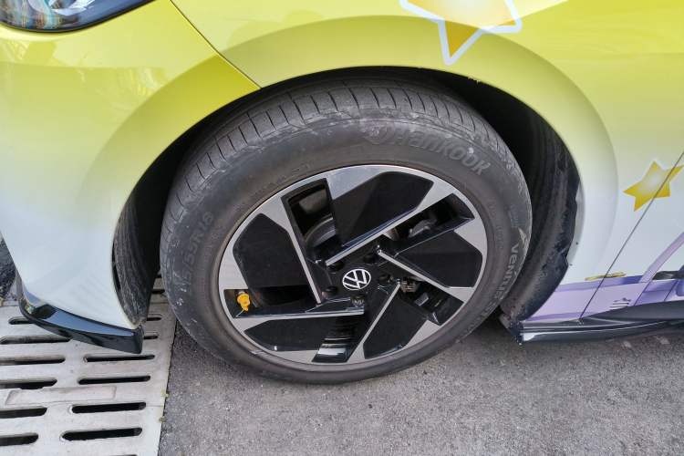 Used Volkswagen ID.3 2025 Smart Edition Outstanding Model Left Front Wheel Hub