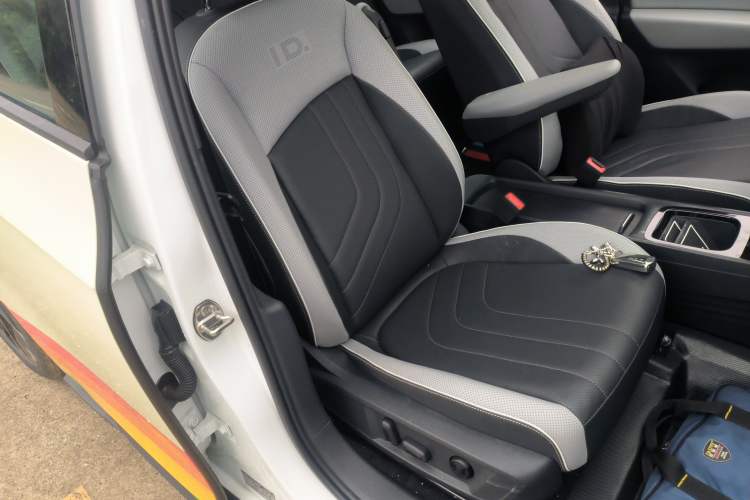 Used Volkswagen ID.3 2025 Smart Edition Ultra-Intelligent Oxygen Version Right Front Seat