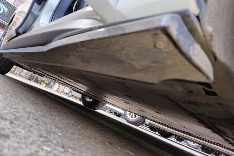 Used Volkswagen ID.3 2025 Smart Edition Outstanding Model Right Side Sill