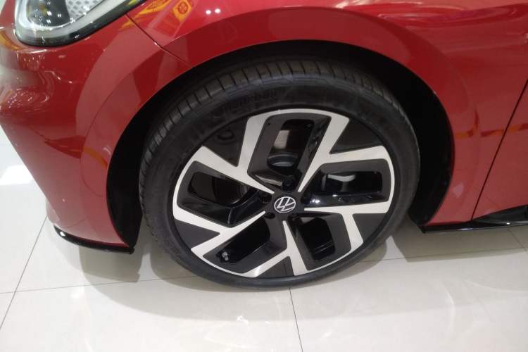 Used Volkswagen ID.3 2026 Smart Edition Outstanding GTX Kit Model Left Front Wheel Hub