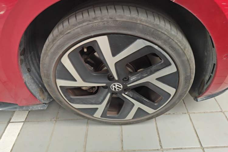 Used Volkswagen ID.3 2026 Smart Edition Outstanding GTX Kit Model Right Front Wheel Hub