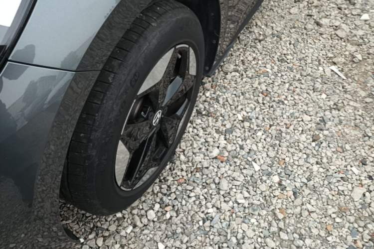 Used Volkswagen ID.3 2026 Model Smart Edition Outstanding Version Left Front Wheel Hub