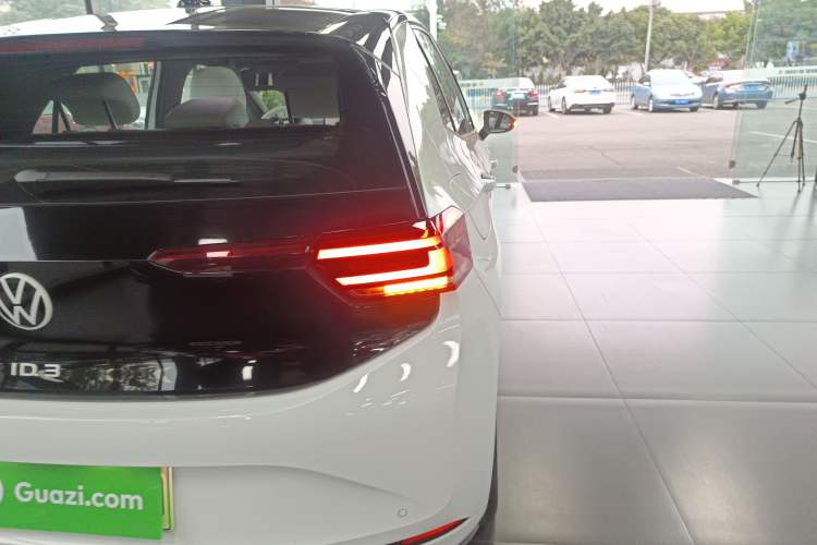 Used Volkswagen ID.3 2026 Model Smart Edition Outstanding Version Exterior 6