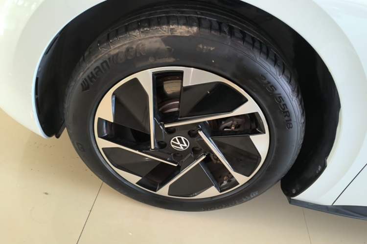 Used Volkswagen ID.3 2026 Model Smart Edition Outstanding Version Left Front Wheel Hub