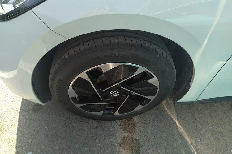 Used Volkswagen ID.3 2026 Model Smart Edition Outstanding Version Left Front Wheel Hub
