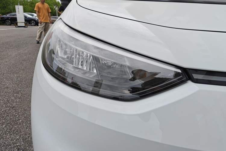Used Volkswagen ID.3 2026 Model Smart Edition Outstanding Version Right Front Headlight