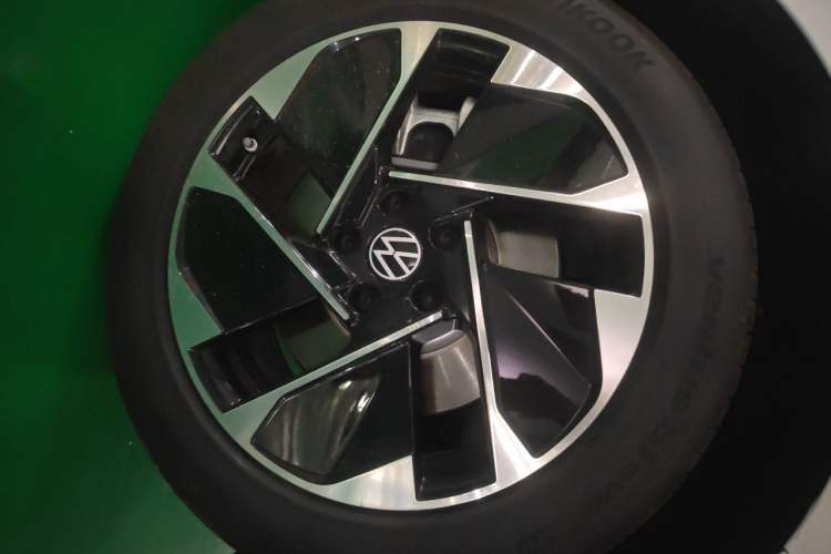 Used Volkswagen ID.3 2026 Model Smart Edition Outstanding Version Right Front Wheel Hub