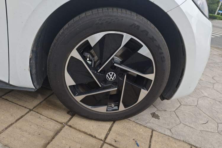 Used Volkswagen ID.3 2026 Model Smart Edition Outstanding Version Right Front Wheel Hub