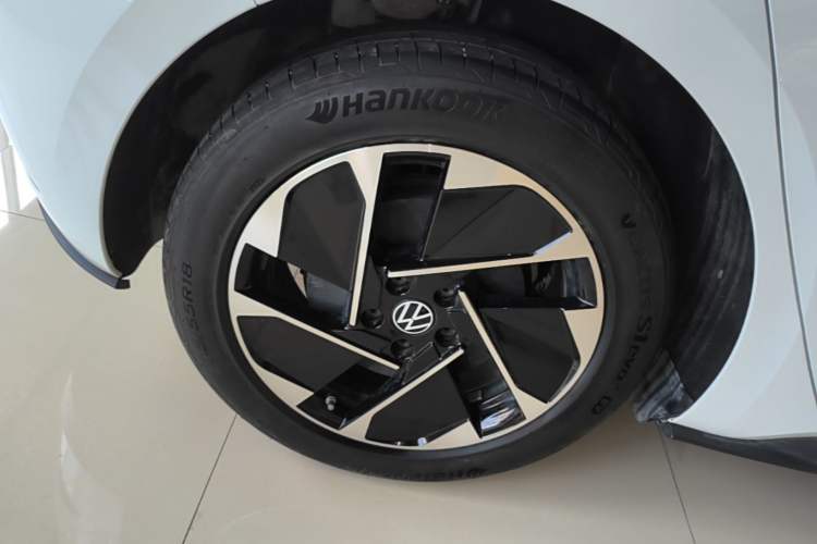 Used Volkswagen ID.3 2026 Model Smart Edition Outstanding Version Right Rear Wheel Hub