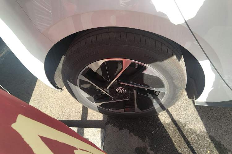 Used Volkswagen ID.3 2026 Model Smart Edition Outstanding Version Right Rear Wheel Hub