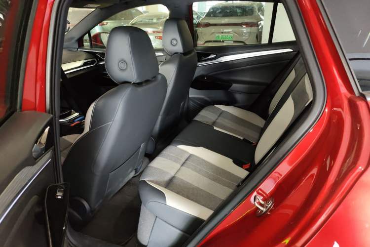 Used Volkswagen ID.4 CROZZ 2021 Long-Range PURE+ Two-Wheel Drive Version Left Rear Seat