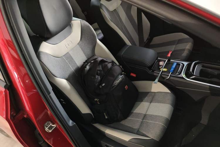 Used Volkswagen ID.4 CROZZ 2021 Long-Range PURE+ Two-Wheel Drive Version Right Front Seat