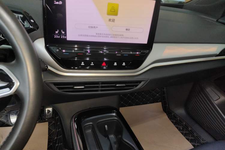 Used Volkswagen ID.4 CROZZ 2021 Long-Range PRO Two-Wheel Drive Version Audio And AC Panel