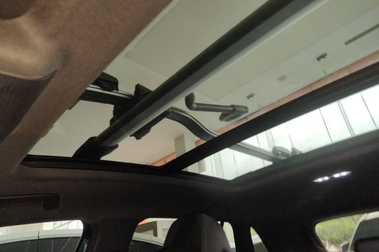 Used Volkswagen ID.4 CROZZ 2021 Long-Range PRO Two-Wheel Drive Version Headliner