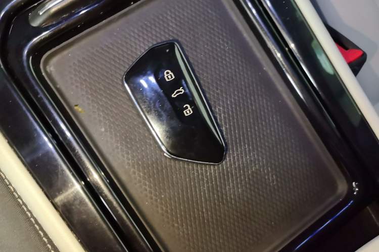 Used Volkswagen ID.4 CROZZ 2021 Long-Range Lite PRO Two-Wheel Drive Version Interior 1