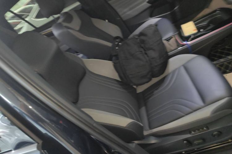 Used Volkswagen ID.4 CROZZ 2021 Long-Range PRO Two-Wheel Drive Version Right Front Seat