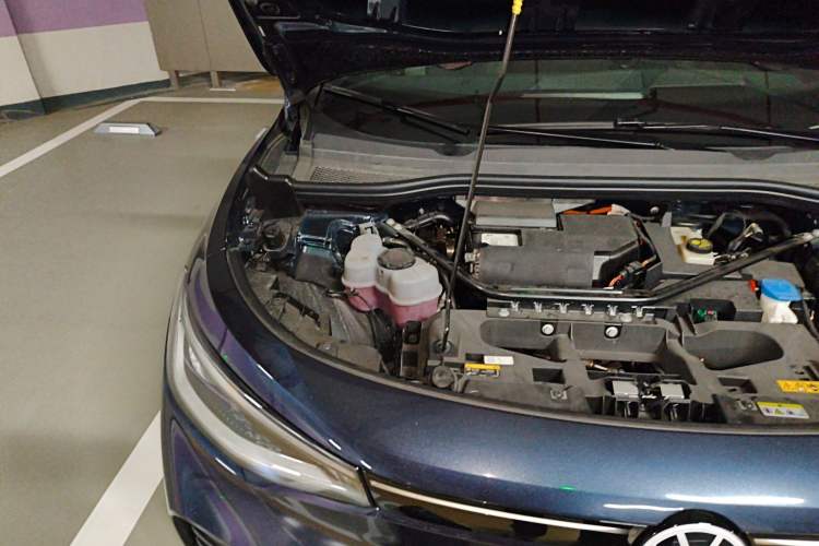 Used Volkswagen ID.4 CROZZ 2021 Long-Range Lite PRO Two-Wheel Drive Version Engine Bay Right