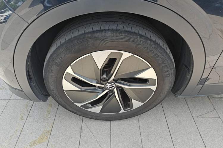 Used Volkswagen ID.4 CROZZ 2021 Standard Range PURE Two-Wheel Drive Version Exterior 4