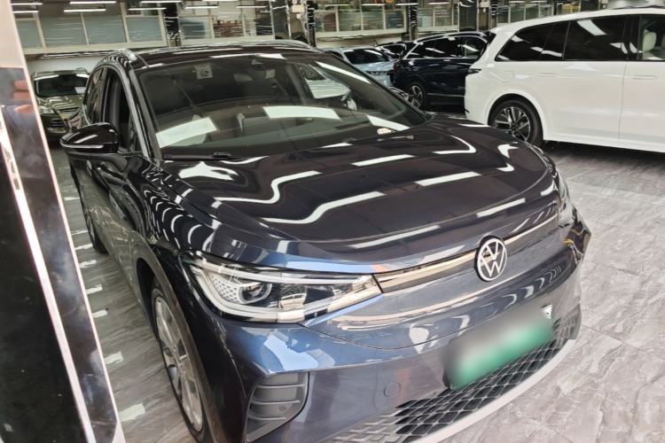Used Volkswagen ID.4 CROZZ 2021 Long-Range PRO Two-Wheel Drive Version Front Right 45 Deg