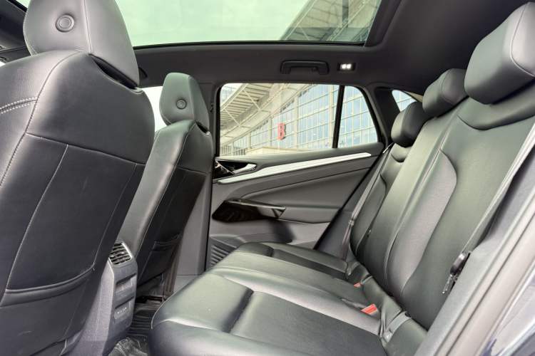 Used Volkswagen ID.4 CROZZ 2021 Long-Range PURE+ Two-Wheel Drive Version Interior 2